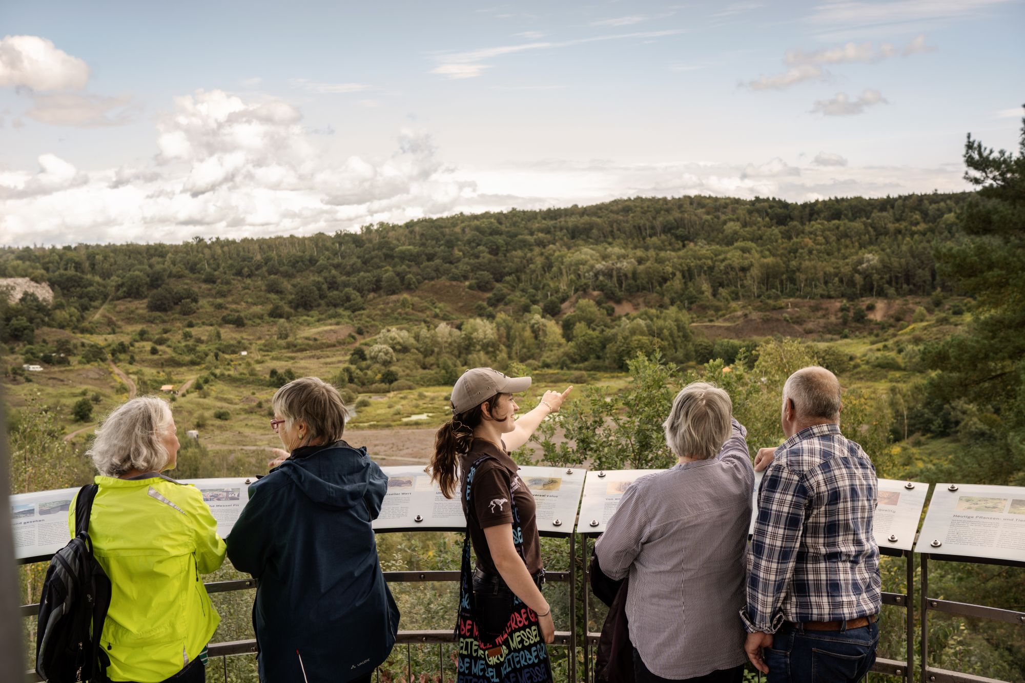 Personen auf der Aussichtsplattform