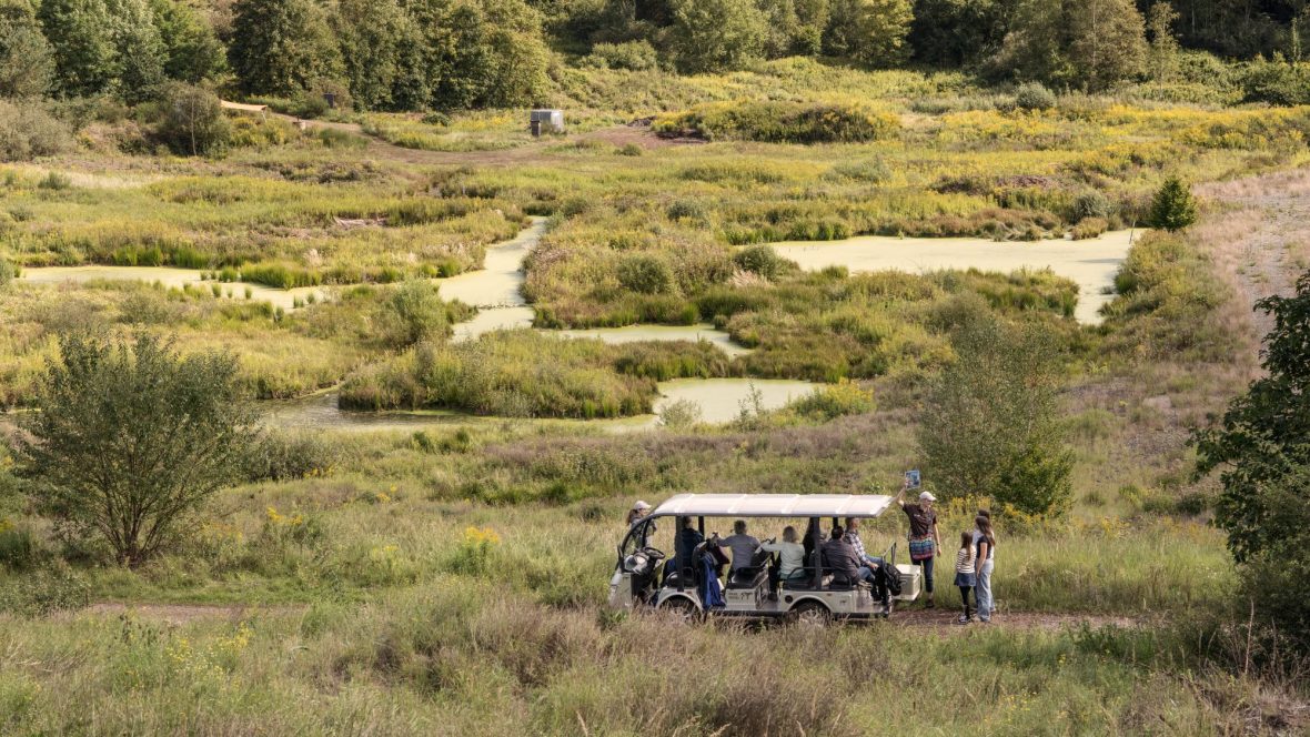 Blick in die Grube mit Personen